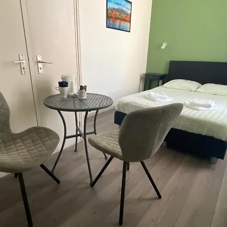 't Sonnehuys Hotel 2*